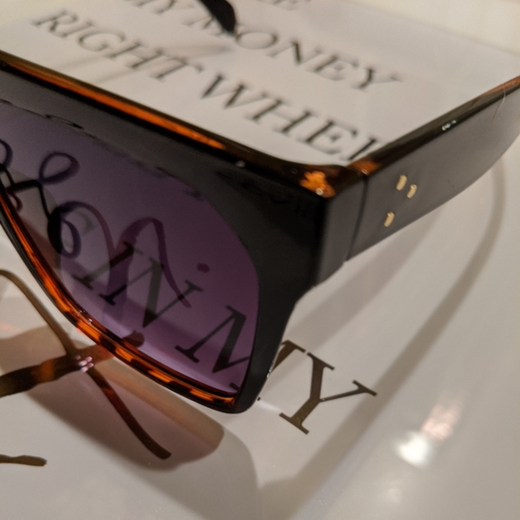 Sun Glasses🌞 - Picture 3 of 3